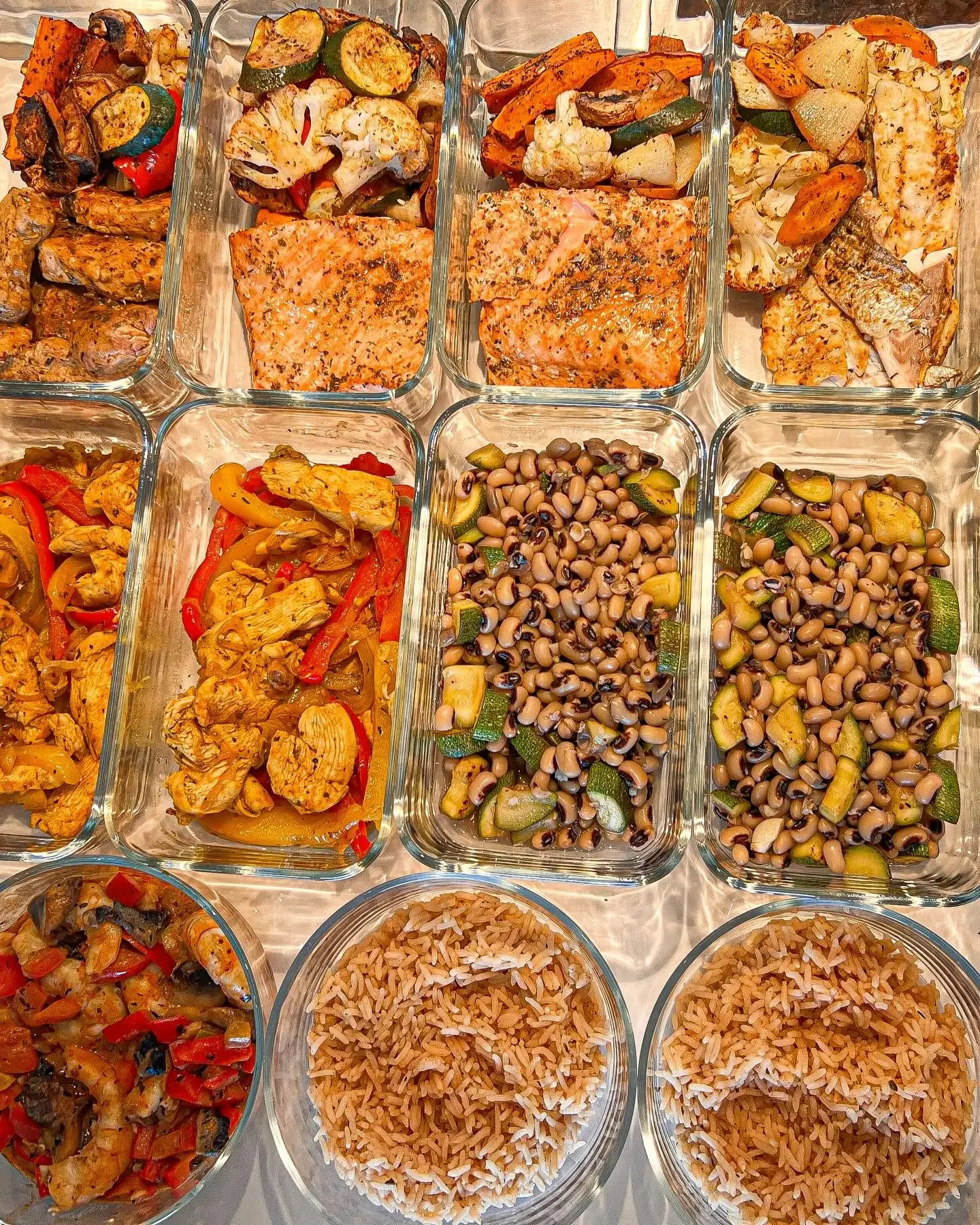 Roasted chicken, peppers, beans and vegetables